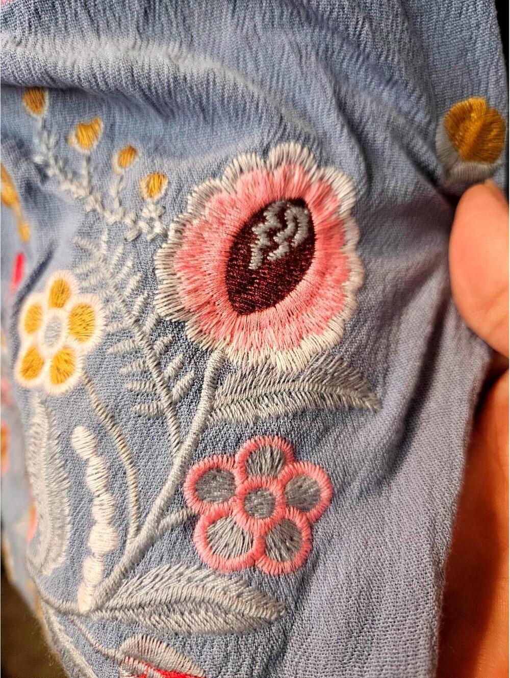 Olivia J's Light Blue Scoopneck Women's Blouse with Floral Embroidery L - Picture 3 of 7
